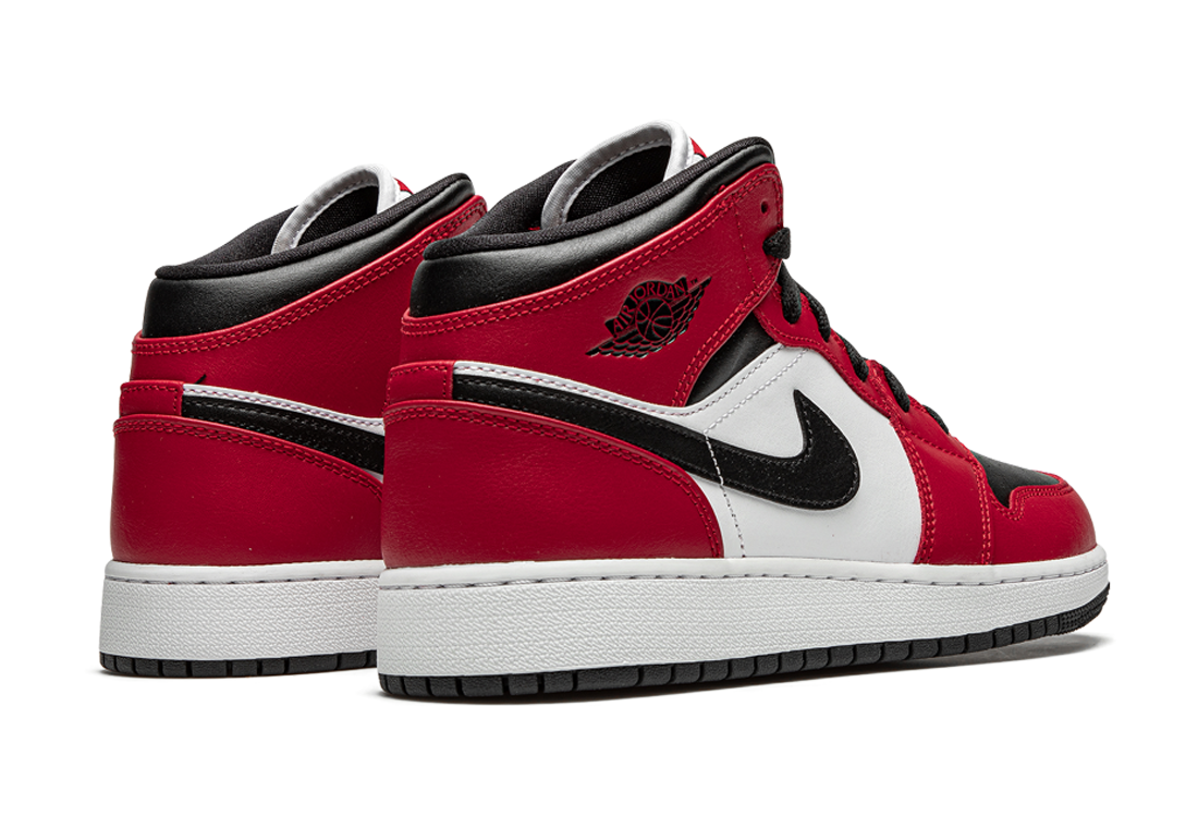 Jordan 1 Mid Chicago Black Toe | Sneaker Cream