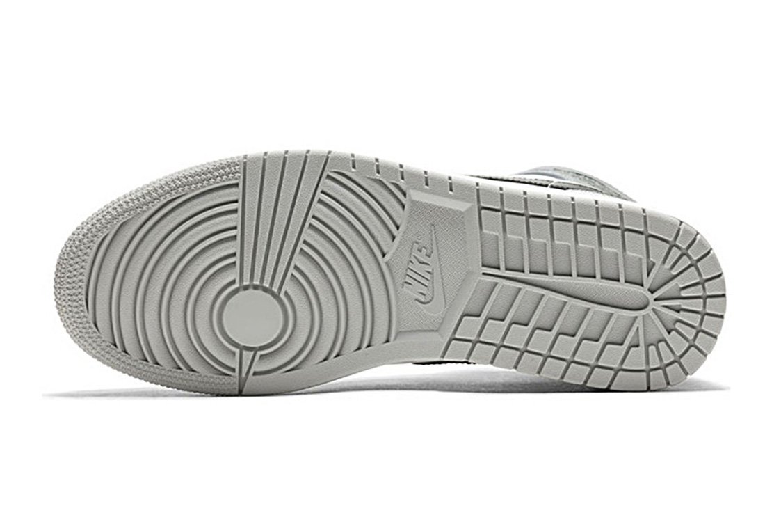 Jordan 1 Mid Light Smoke | Sneaker Cream